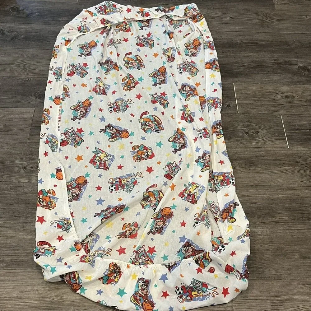 Vintage 1997 Warner Bros Looney Tunes Twin Fitted Sheet Bugs Bunny Taz Sports